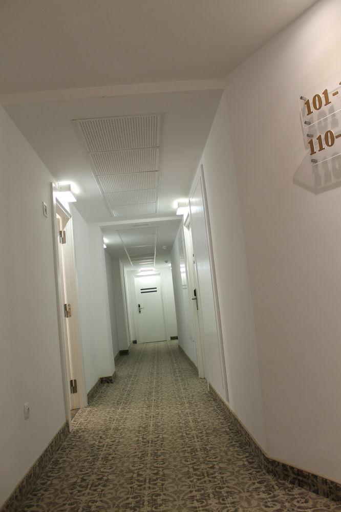 Hotel Leman, Les Berges Du Tunisi